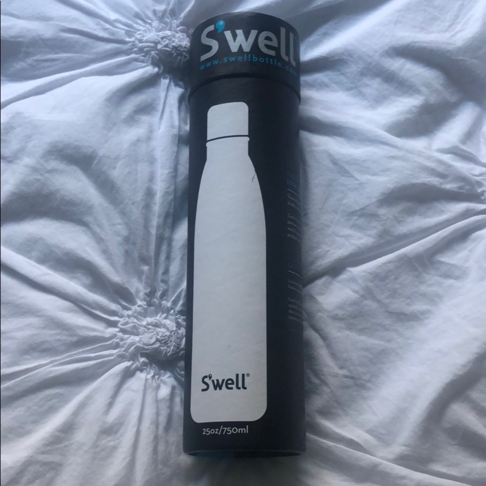 Swell water bottle